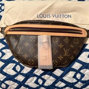 Louis Vuitton Bum Bag comes with Dust bag